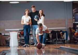 How to Bowl With Nails and Ways to Protect Your Nails